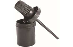 Pinceau à goudron et son pot - noir